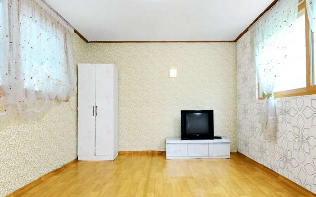 The Tree in the Lake