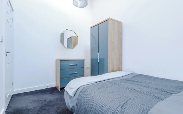 3 Bed-sleeps 5-garden-parking