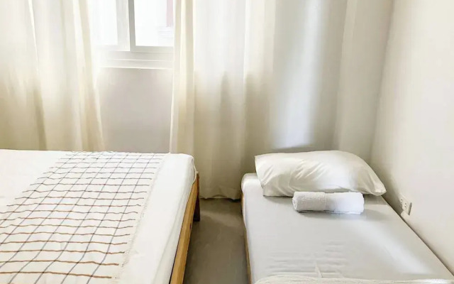 2BR Laid Back Apartment, Near Beach