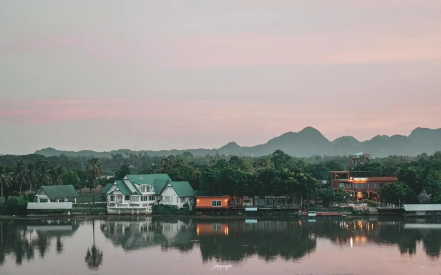 Natee The Riverfront Hotel Kanchanaburi