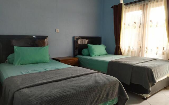 OYO 2423 Hotel Tubalong Taliwang Syariah