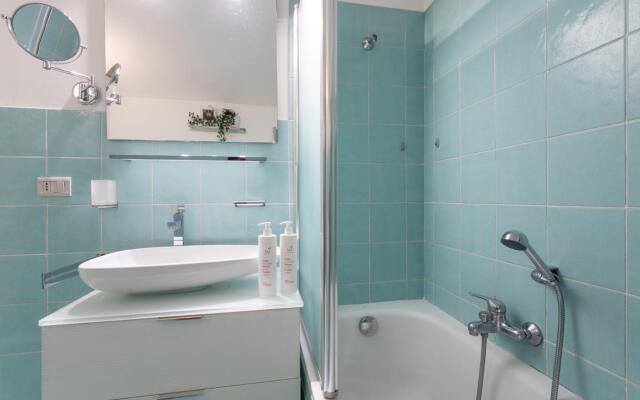Red Studio Near Porta Nuova by Wonderful Italy