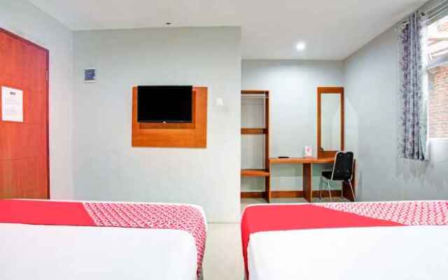 Collection O 3876 The Aurora Inn Lembang