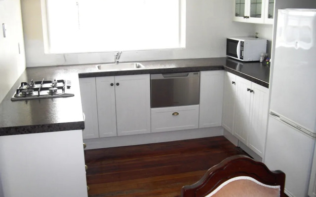 Christchurch City & Country Cottages - Clarence Cottage