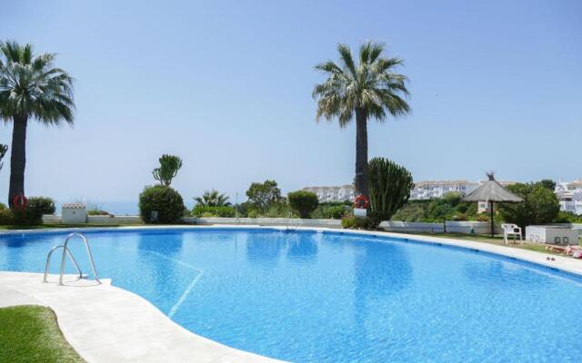 Stunning Apartment La Colinas de Calahonda with Sea Views