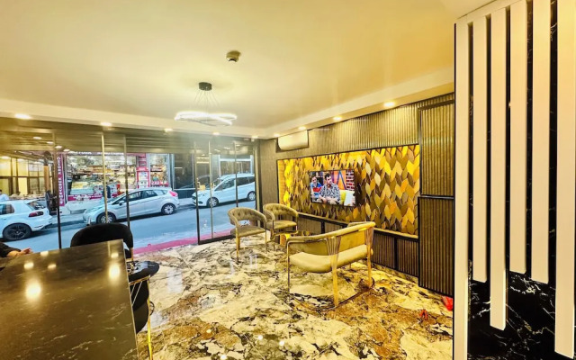 Crowned Exclusive Hotel