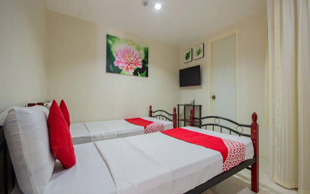 OYO 707 908 Salinas Suites