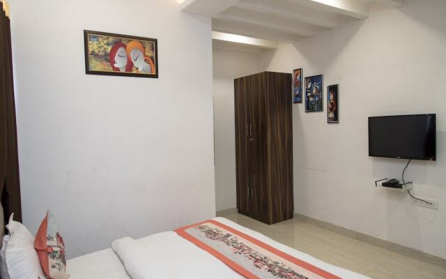 OYO 12915 Hotel Paheli Palace