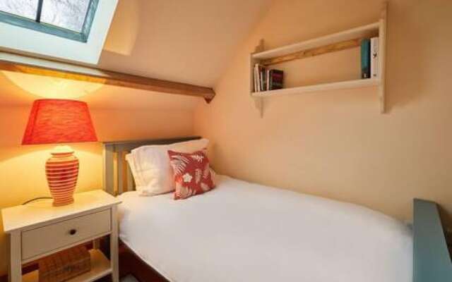 Host Stay Llewenau Draw Barn