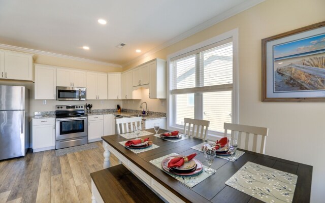 Emerald Isle Getaway w/ Decks & Beach Views!