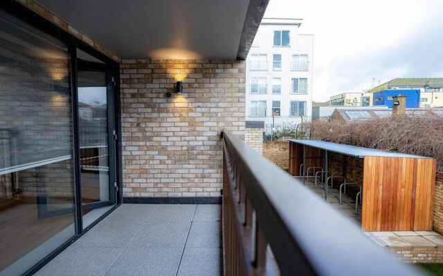 Victoria Park Vista One-bedroom by Sojo Stay