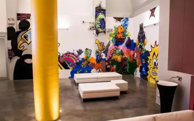 Adge Hotel & Residence