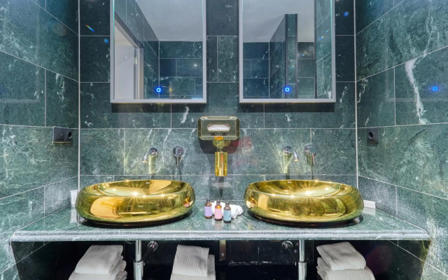 G hotel