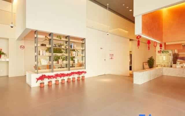 Jinjiang Inn Select Fengxian Baolong Square Canal North Road