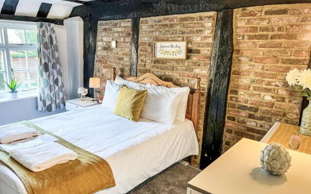 Victoria Cottage 3 Bedroom Grade 2 Listed Cottage Ref#421