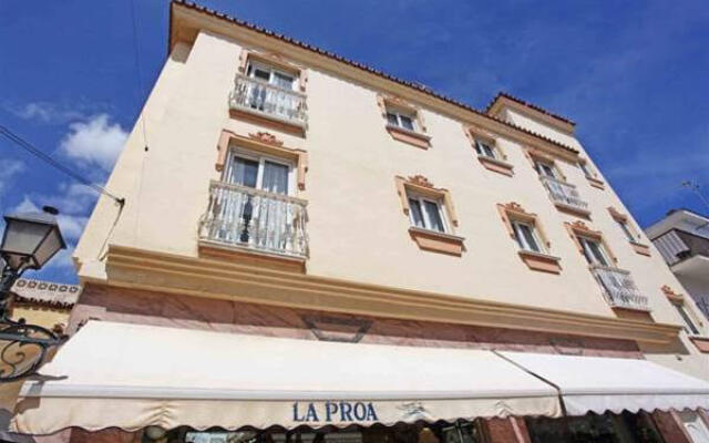 Apartamentos La Proa