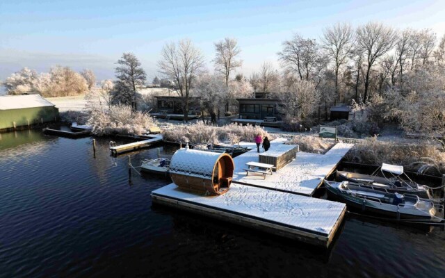 Waterlodge Skries in Nes