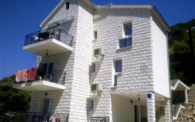 Villa Evita Apartments
