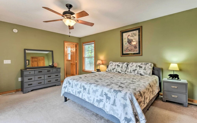 Pet-friendly Home w/ Deck + Mountain Views!