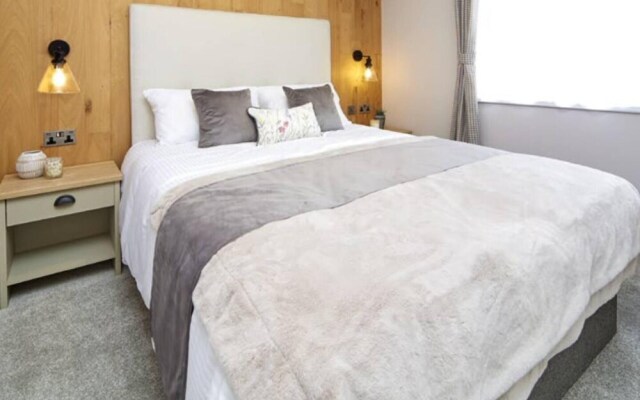 Luxury 2 Bedroom Lodge on Hoburne Devon Bay