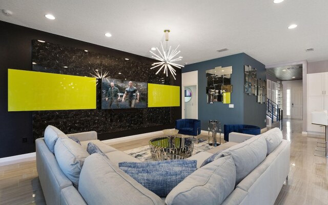 St004v: 10 Bed, Frozen, Spongebob