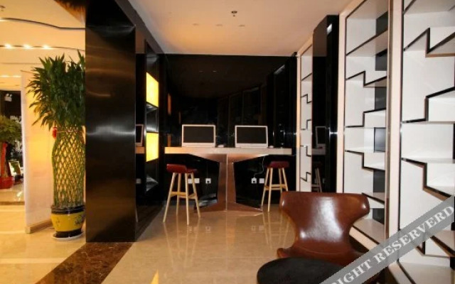 Hemei Hotel (Yantai Mountain Binhai Square)