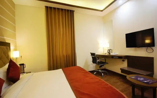 OYO Premium Shahibaug Airport Road