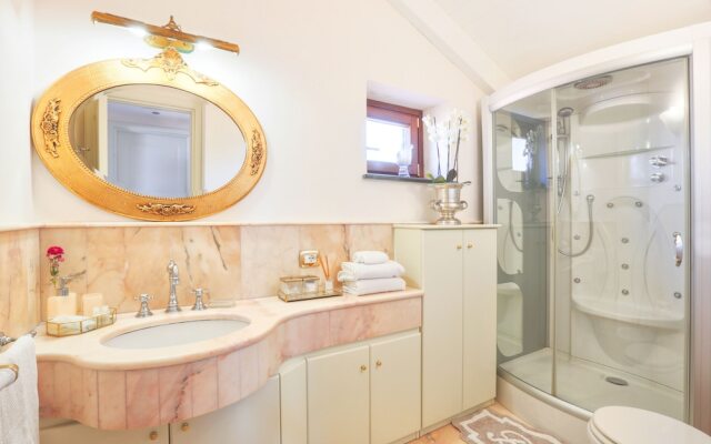 Romantic Rooftop Apartment with Pool&Terrace