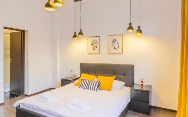 CHÂTEAU: Upscale Suites in Bucharest's Historical Center!