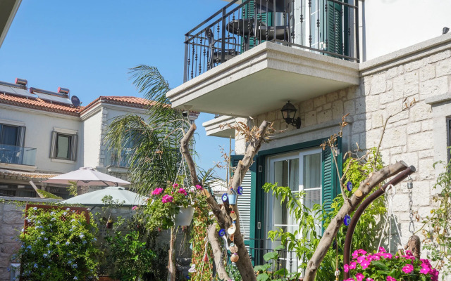 Müzeyyen Hanım Konağı Alaçatı 12+