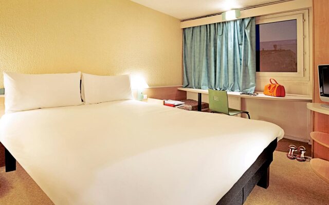 ibis Lyon l'Isle d'Abeau