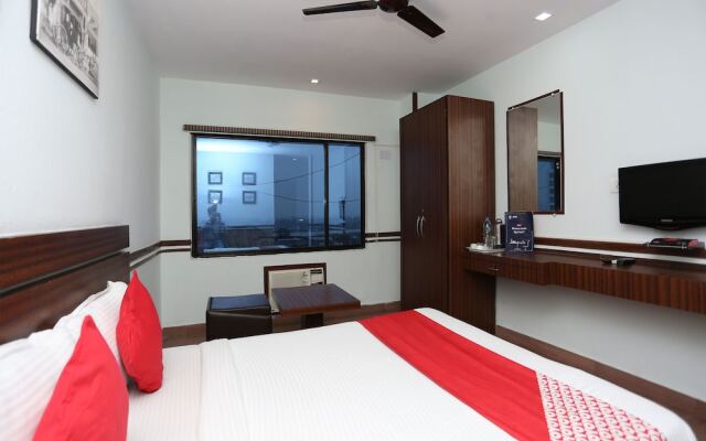 OYO 16010 The Stay