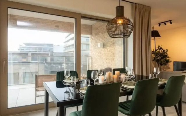 Beautiful Apartment With Terrace and Parking