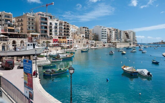 Picturesque Sliema Pad Steps From the Seafront