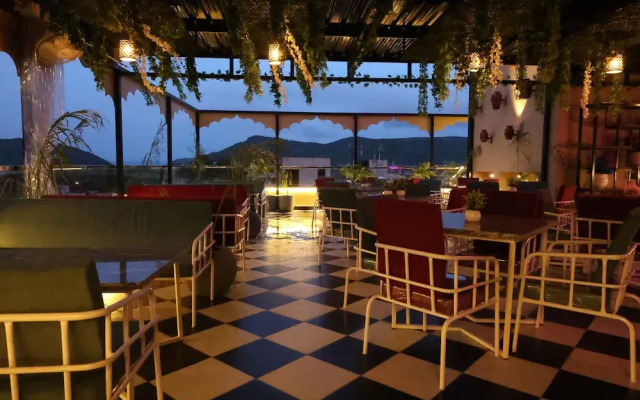 Jaipur Qila-Boutique Hotel and Roof Cafe