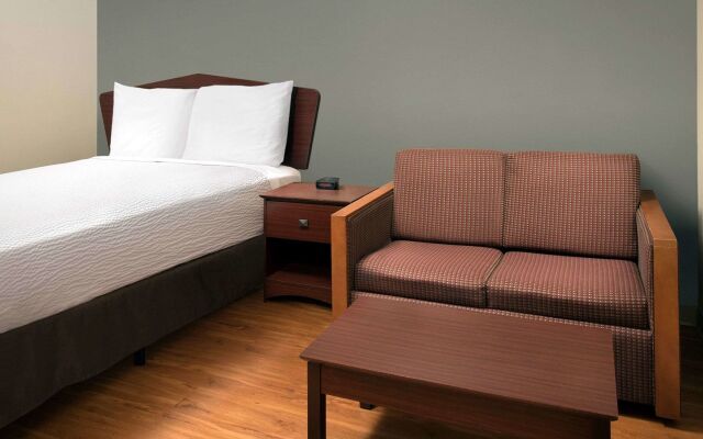 WoodSpring Suites Kansas City Liberty