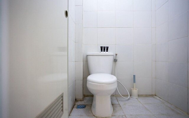 RedDoorz Plus near Halim Perdanakusuma 2