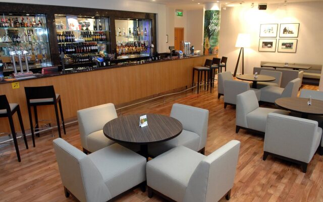 Holiday Inn Edinburgh by IHG