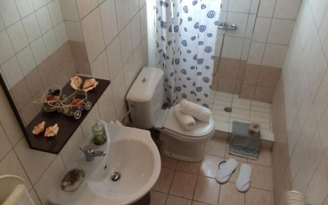 Sunny Studios & Apartments