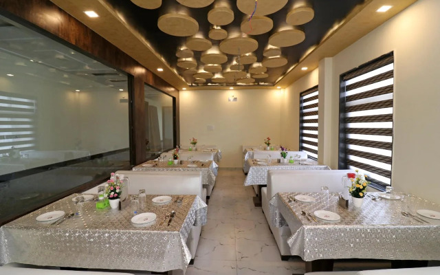 OYO 22356 Heaven Grand