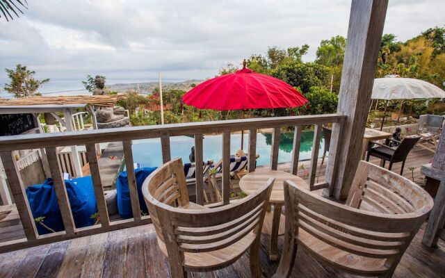 The Puncak Sunset Ceningan