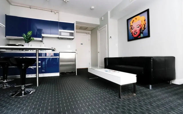Maverick Suites at 245 Newbury St