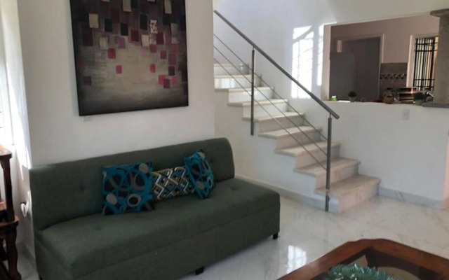 House for 6 People Comfortable and Economical