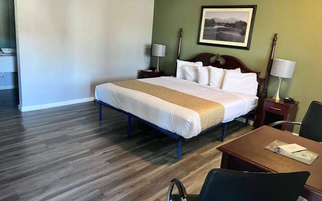 Travelodge by Wyndham Redding CA