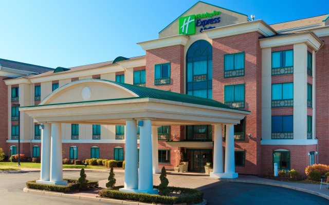 Holiday Inn Express Hotel & Suites Warwick-Providence (Arpt), an IHG Hotel