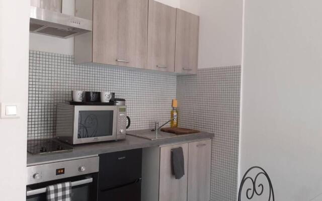Cœur de ville au 1er 66M2, vu sur la place