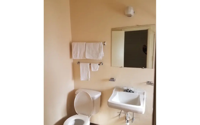 Beverly Crest Motor Inn