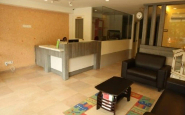 OYO 124 Hotel Seniman Sentul (Sanitized Stay)