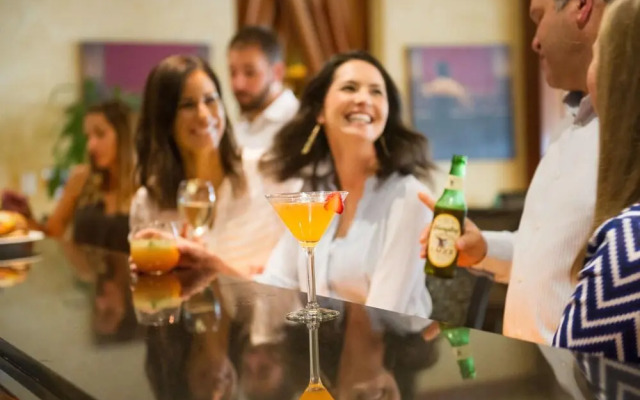 Carriage House Hotel