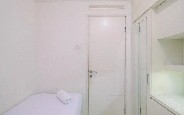 Modern And Tidy 2Br Bassura City Apartment